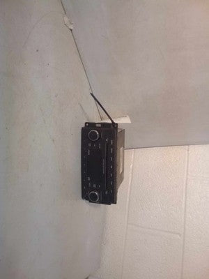 200 Dodge Avenger OEM AM/FM CD Radio Head Unit RES - Image 1