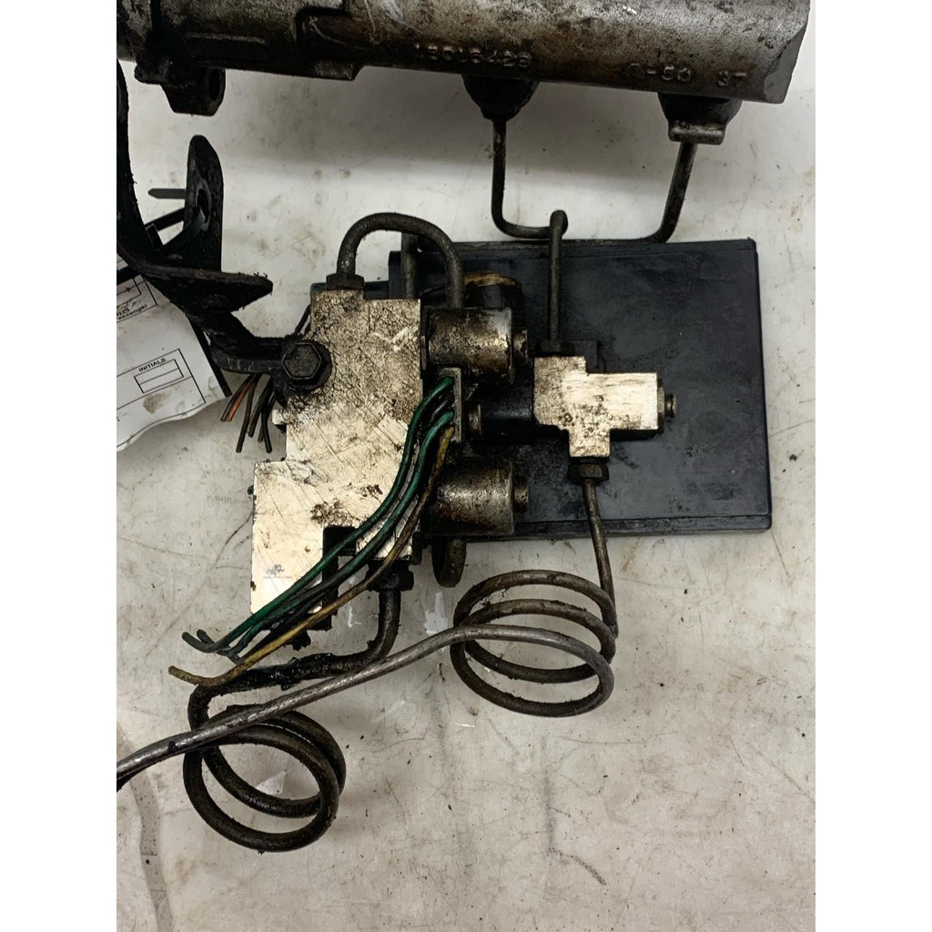 Master Cylinder GMC YUKON 92 93 94