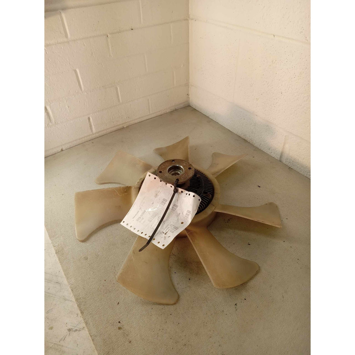 Used Fan Blade NISSAN XTERRA 00 01 02 03 04 - photo 1