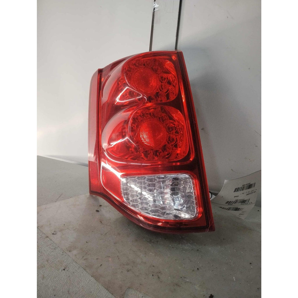 Tail Light Assembly DODGE CARAVAN Right 11-20 See Pics for Imperfections