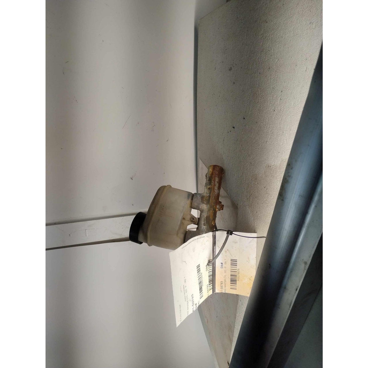 Used Master Cylinder TOYOTA TACOMA 01 02 03 04 - photo 1