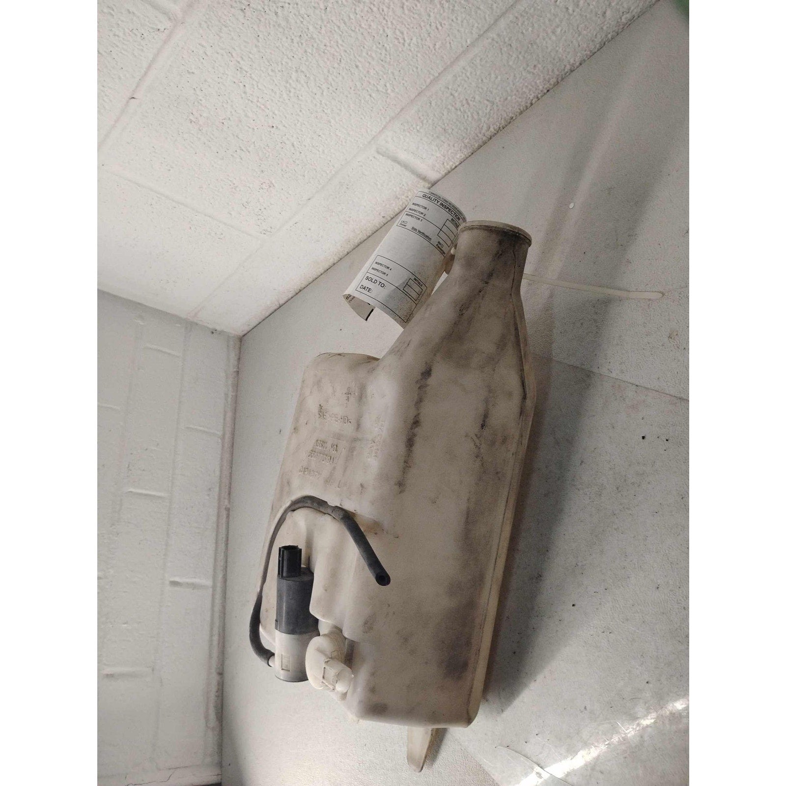 00 01 02 DODGE PICKUP 1500 Washer Bottle