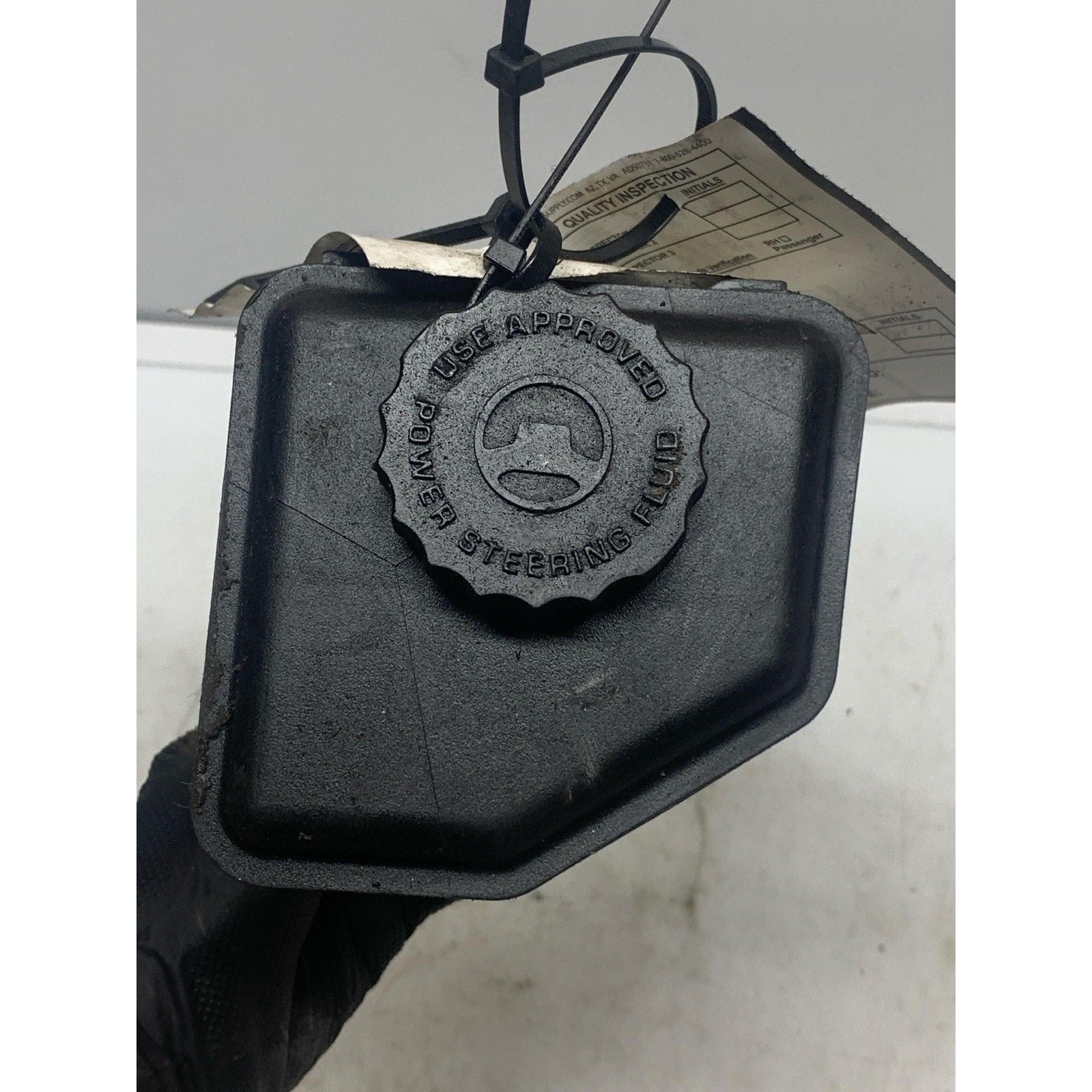 Power Steering Reservoir MITSUBISHI OUTLANDER 06