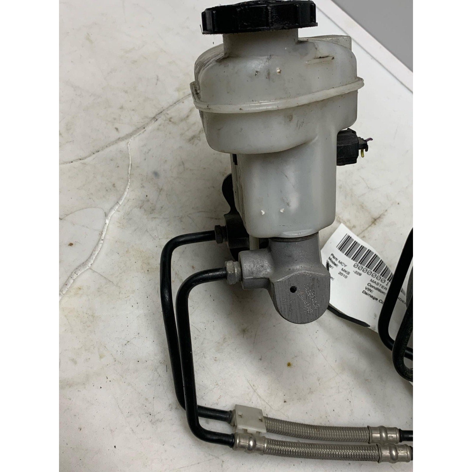 Master Cylinder LINCOLN MKS 09 10 11 12