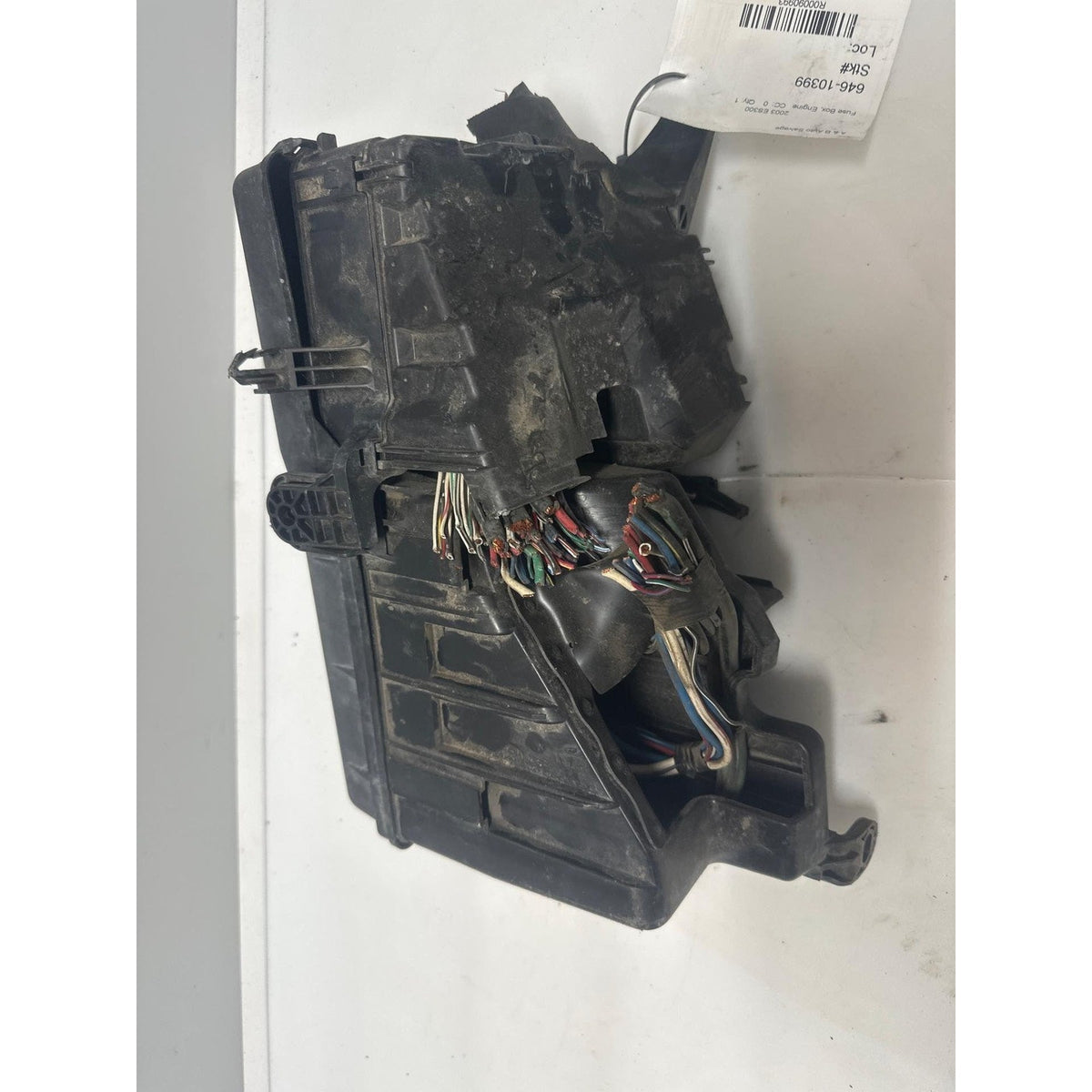Used Engine Fuse Box LEXUS ES300 00 01 02 03 - photo 1