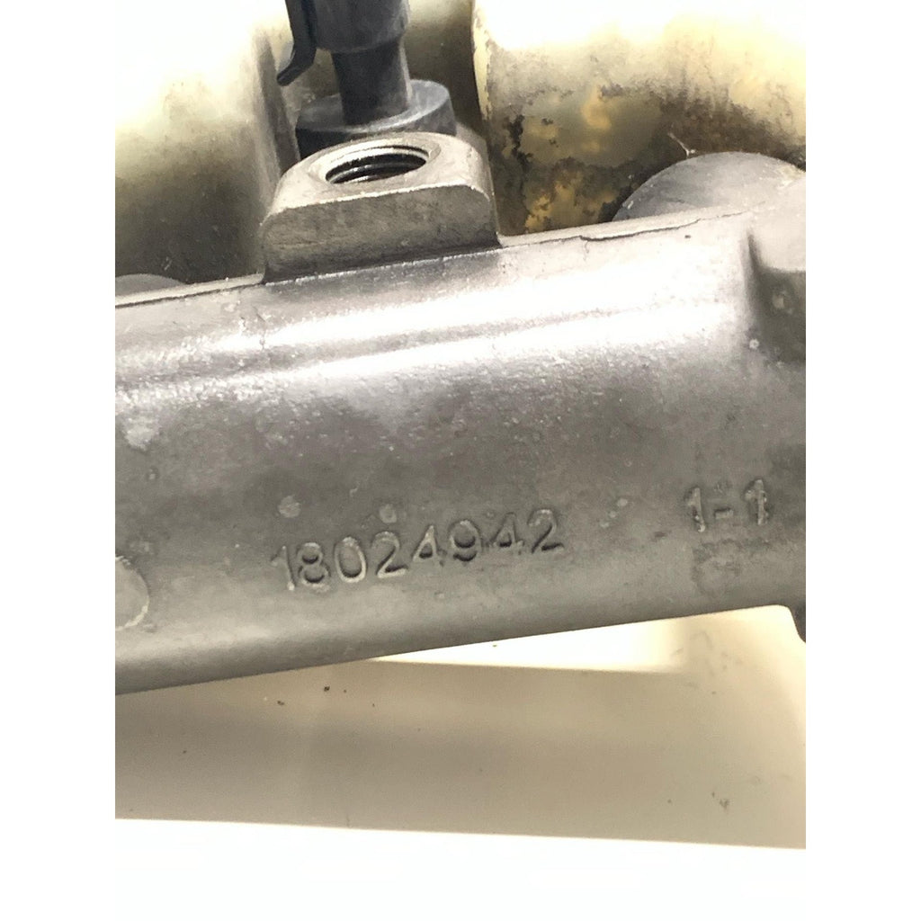 Master Cylinder CHEVY SILVERADO 1500 99 00 01 02