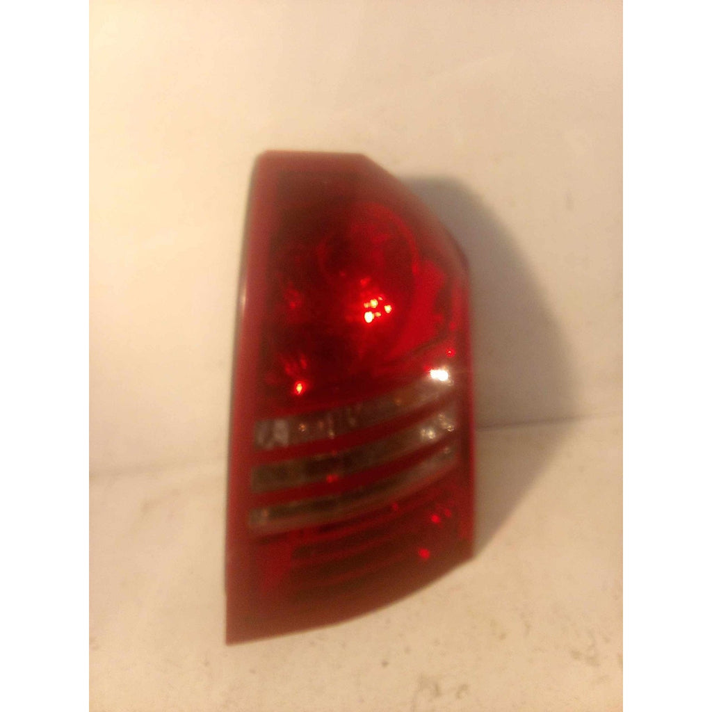 Tail Light Assembly CHRYSLER 300 Right 05 06 07 See Pics