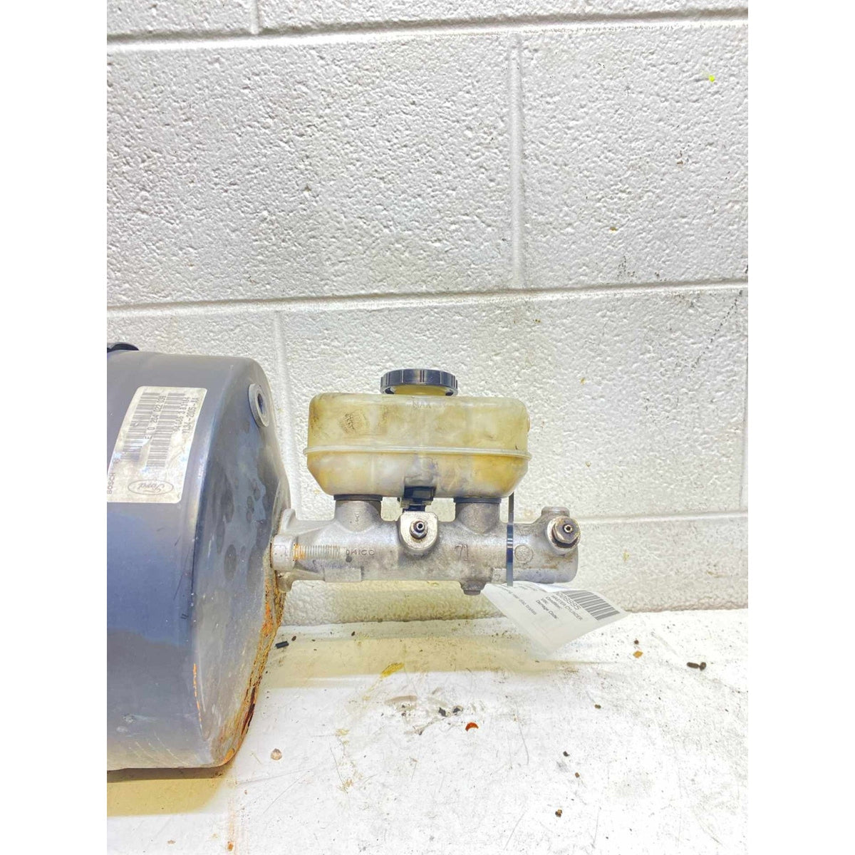 Used Master Cylinder FORD PICKUP F150 03 04 Power Break Booster Sold Separate - photo 1