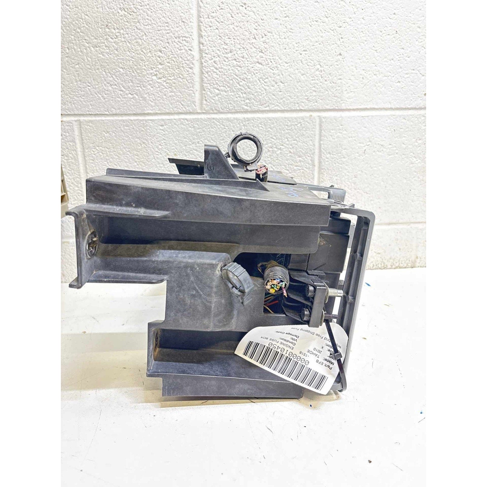 Engine Fuse Box CHEVY TAHOE 10 11 12 13 14 See Pics for Any Imperfections