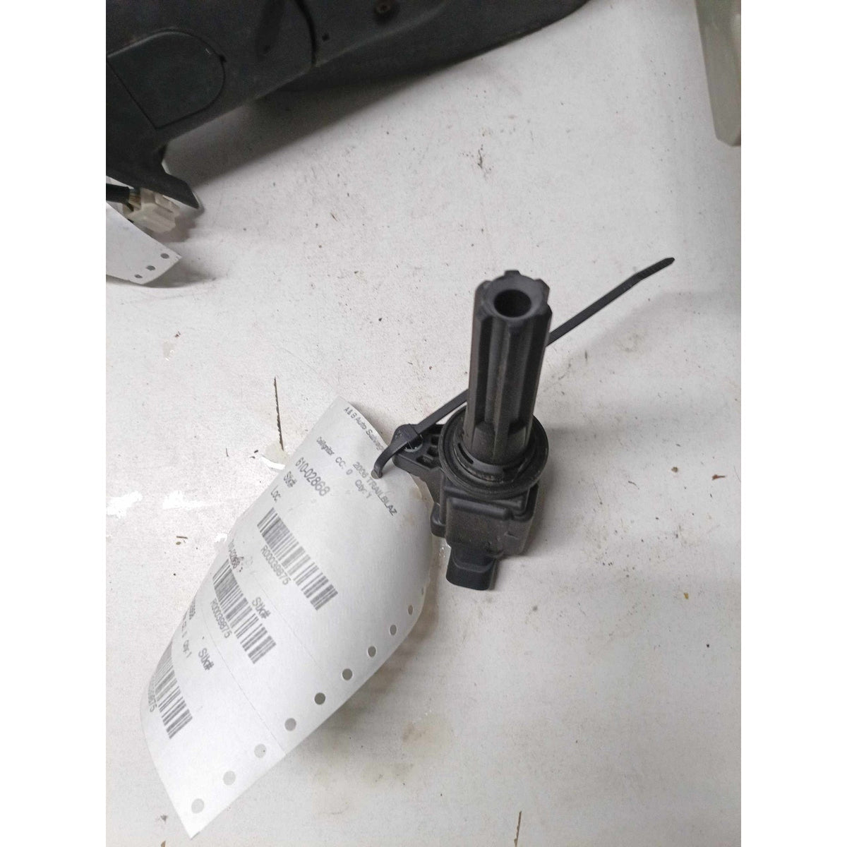 Used Ignition Coil/ignitor TRAILBLAZER 06 07 08 09 - photo 1