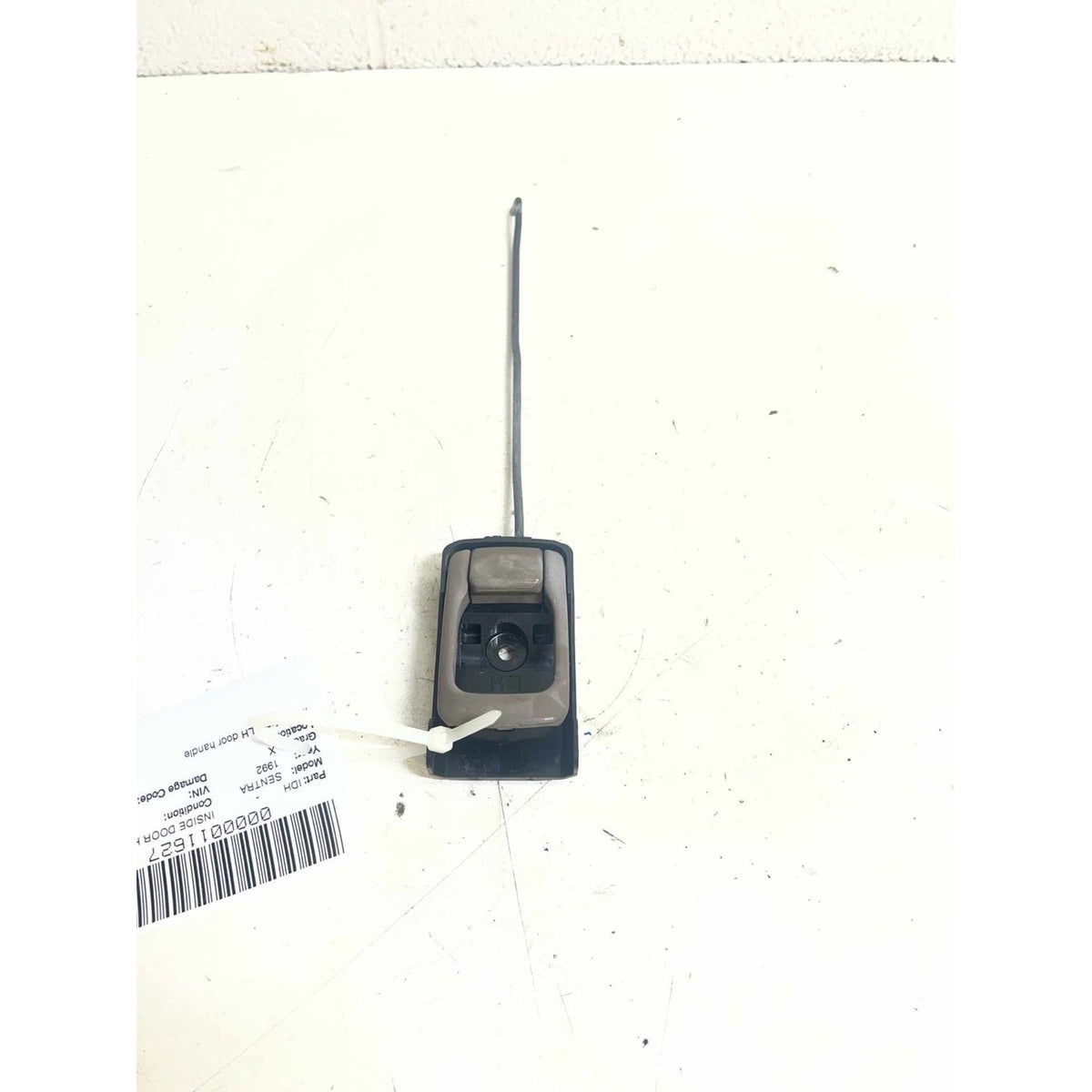 Used Inside Door Handle NISSAN SENTRA 92 LH - photo 1