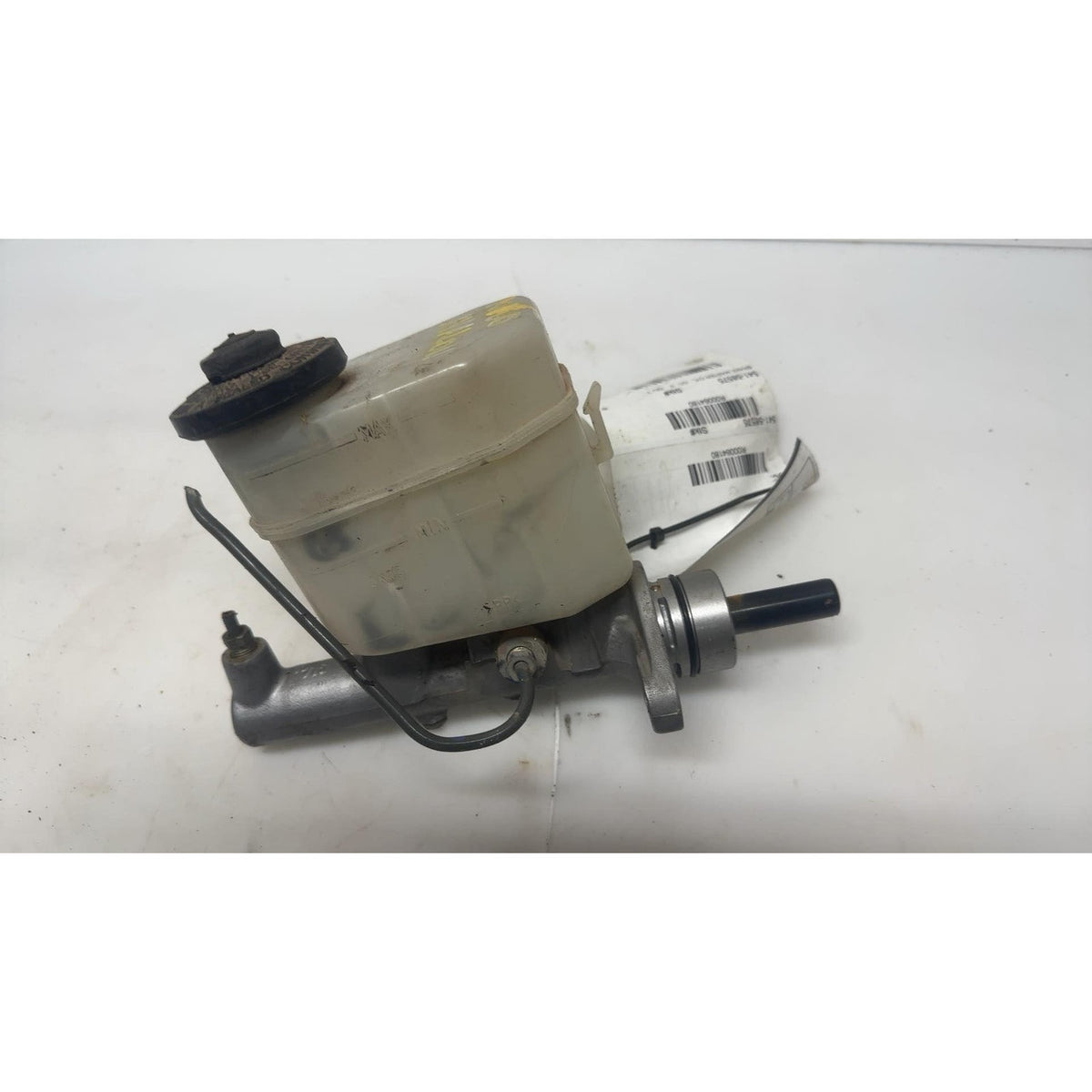 Used Master Cylinder TOYOTA AVALON 95 96 97 98 99 - photo 1
