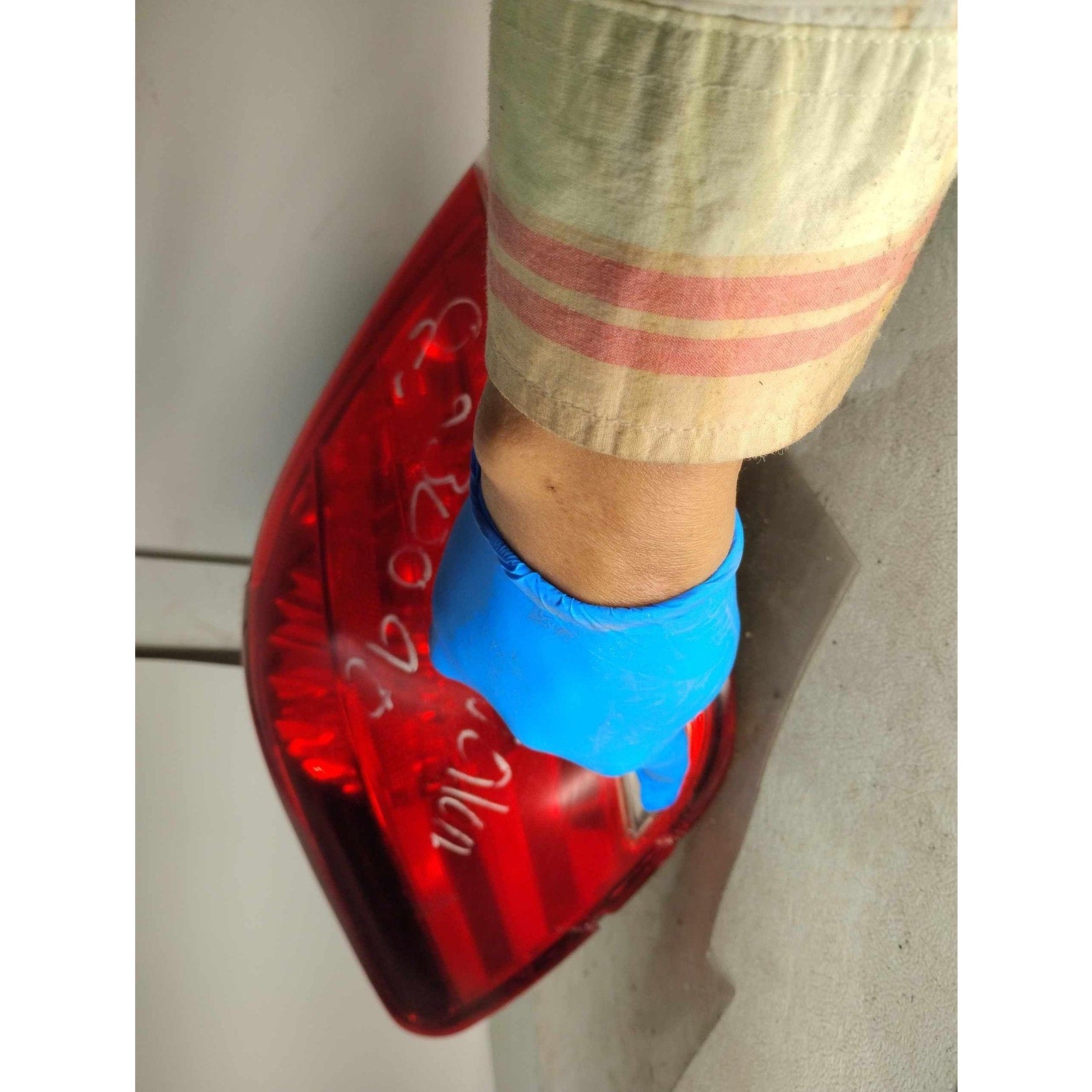 Tail Light Assembly TOYOTA AVALON Left 05 06 07 10 See Pics for Imperfections