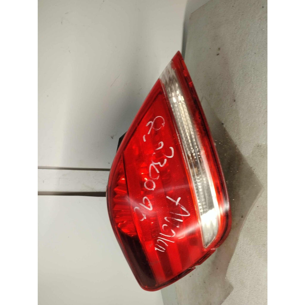 Tail Light Assembly TOYOTA AVALON Left 05 06 07 10 See Pics for Imperfections