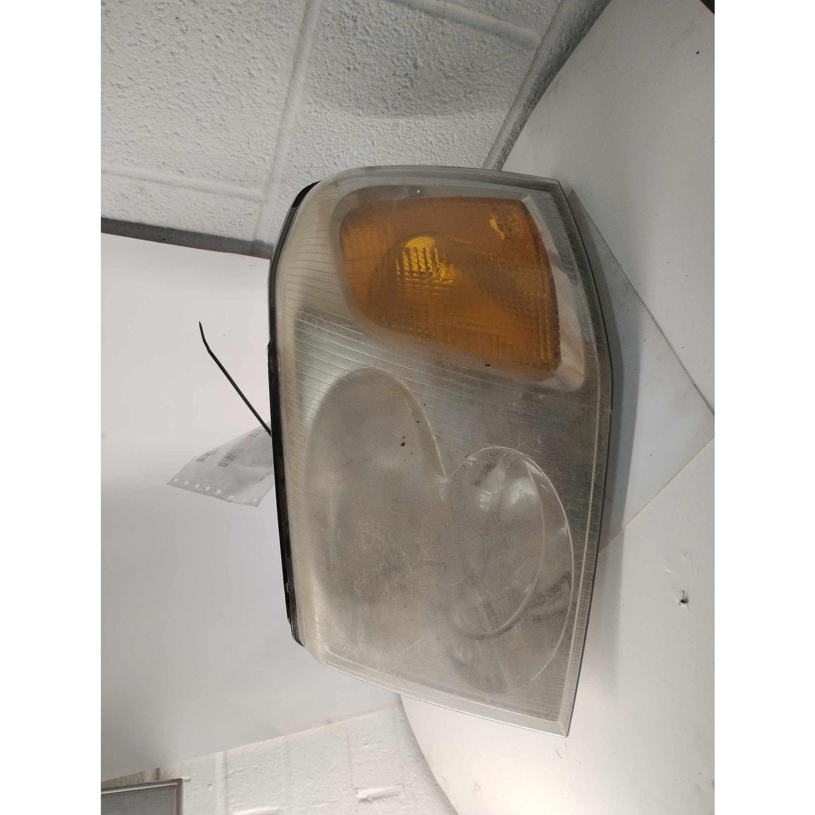 Headlamp Assembly GMC ENVOY Left Side 02-09 SEE PICS BELOW FOR IMPERFECTIONS
