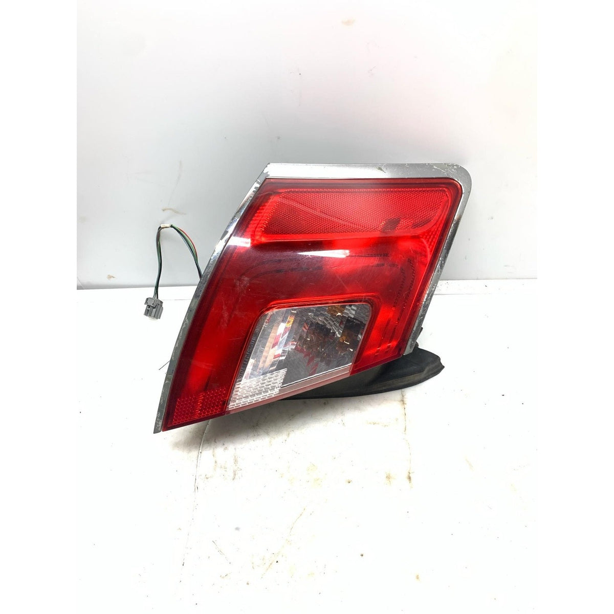 Used Tail Light Assembly FORD TAURUS Left 10 11 12 - photo 1