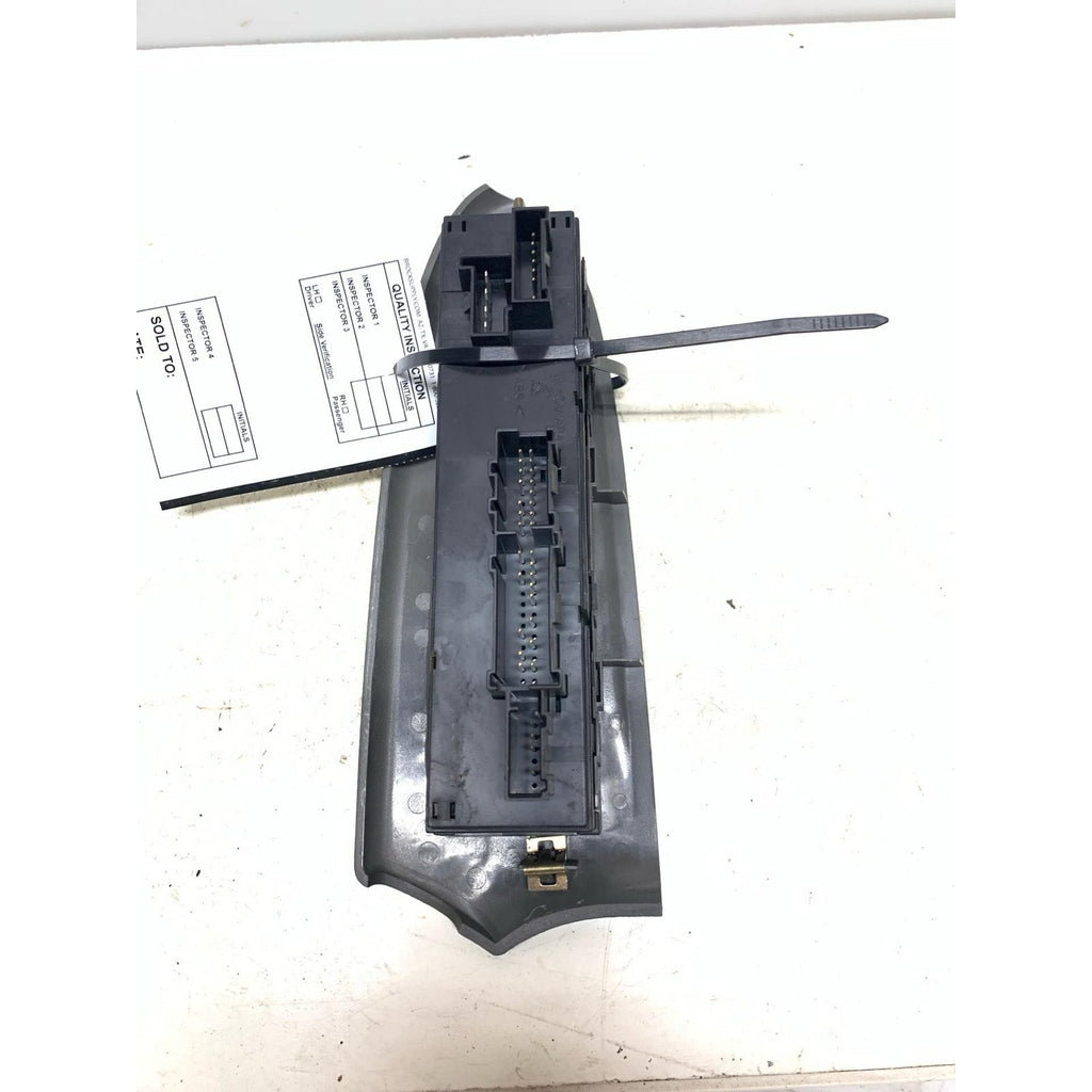Door Switch Front TRAILBLAZER 02 03 04 See Pics for Imperfections