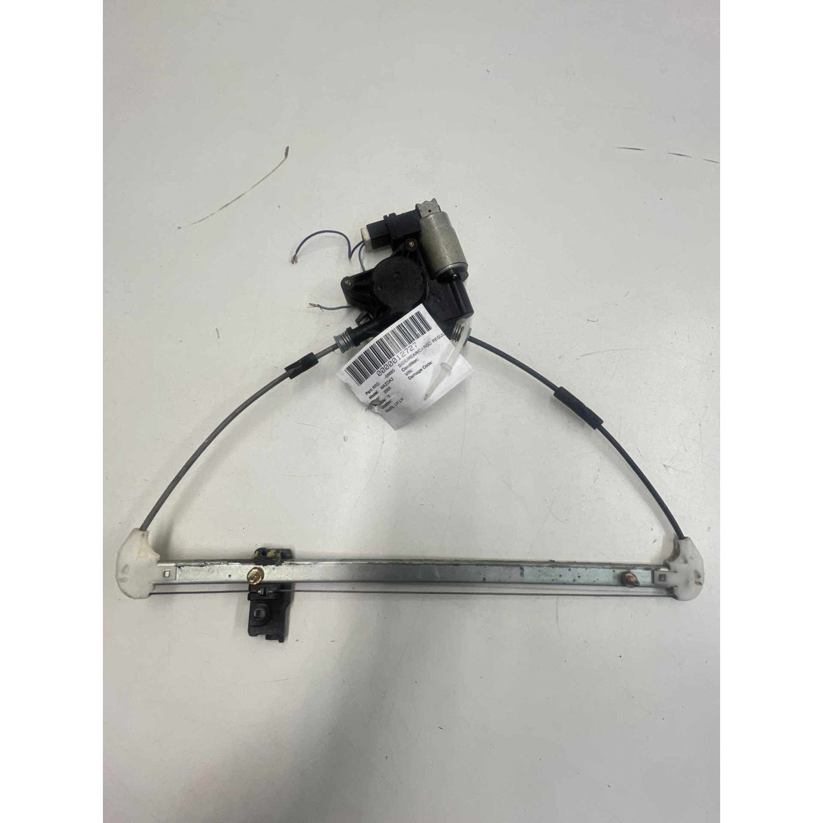 Used Side/rear/cargo Regulator MAZDA 3 Left 04 05 06 07 08 09 - photo 1