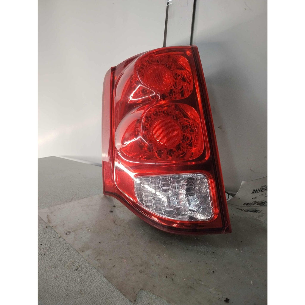 Tail Light Assembly DODGE CARAVAN Right 11-20 See Pics for Imperfections