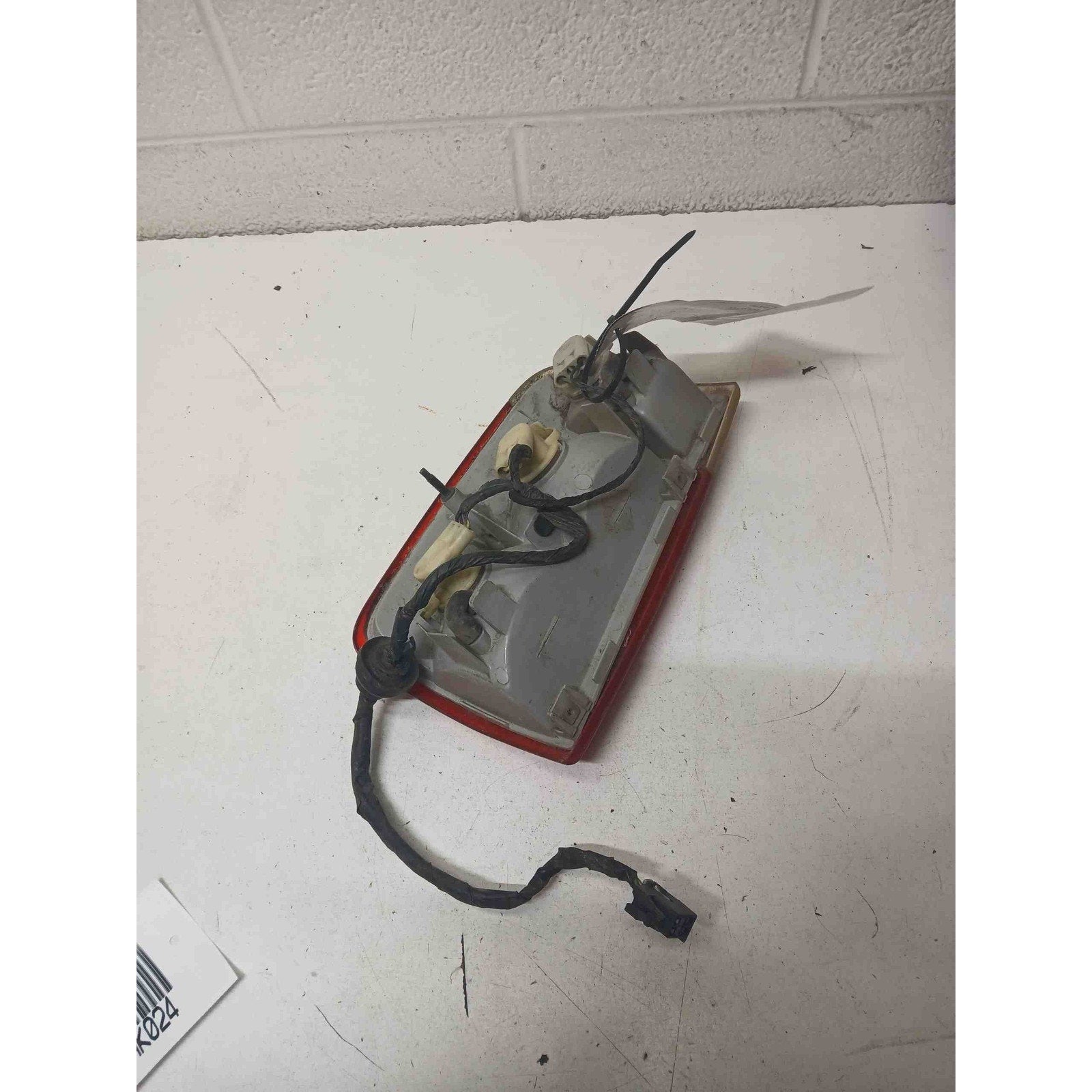 Tail Light Assembly BLAZER S10/JIMMY S15 Left 95-05 See Pics for Imperfections