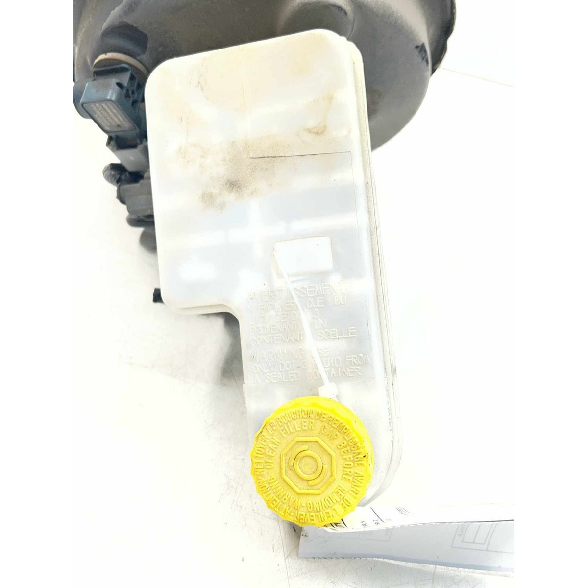 Used Master Cylinder CHRYSLER 200 11 12 13 14 Booster Sold Seperate - photo 1