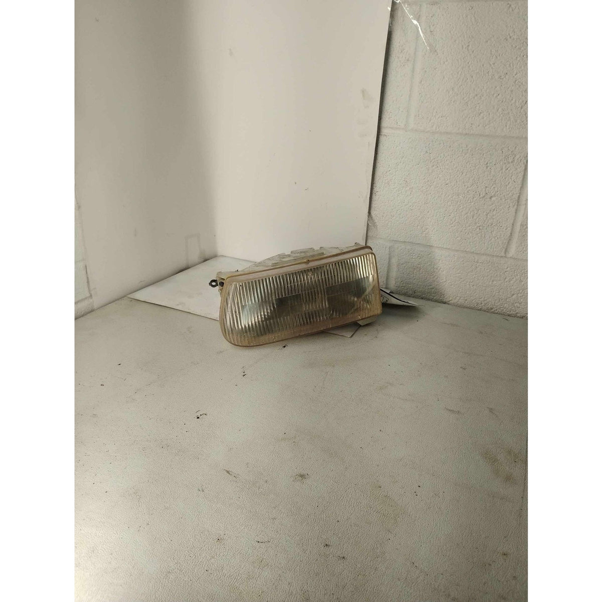Used Headlamp Assembly FORD EXPLORER Left 95-01 - photo 1