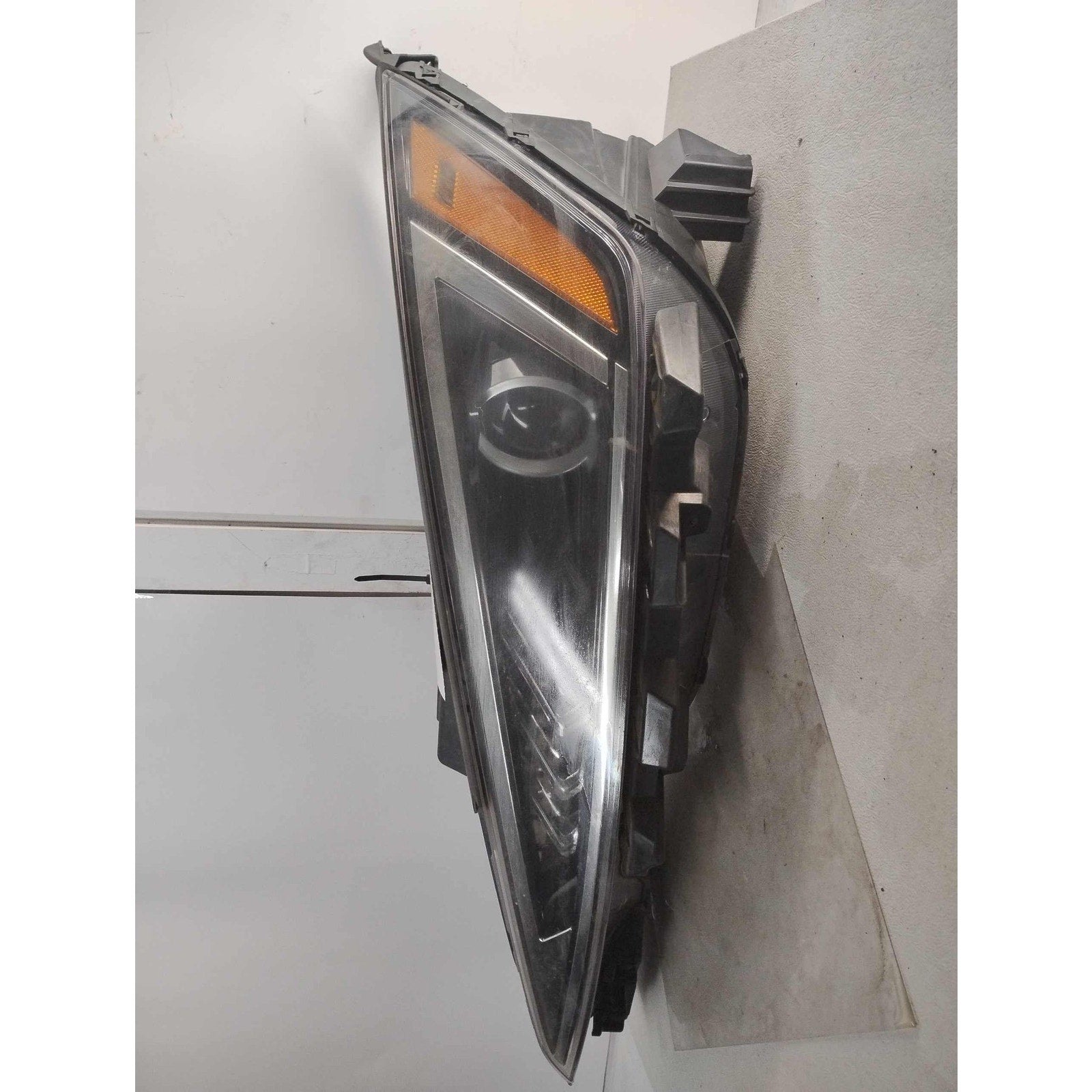 Headlamp Assembly CADILLAC ATS Left 15 16 17 18 19 See Pics Below Imperfections