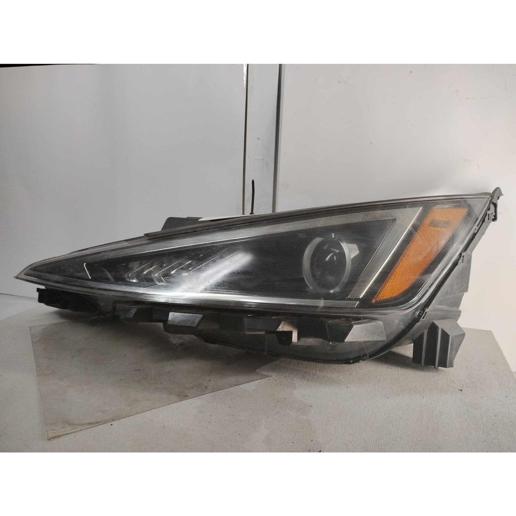 Headlamp Assembly CADILLAC ATS Left 15 16 17 18 19 See Pics Below Imperfections