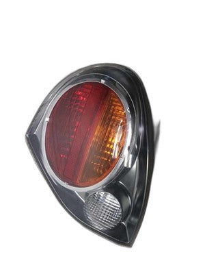 Maxima Right Tail Light Assembly (2002-2003)