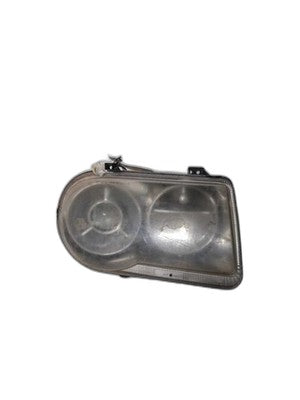 300 Right Headlight Assembly 2005-2010