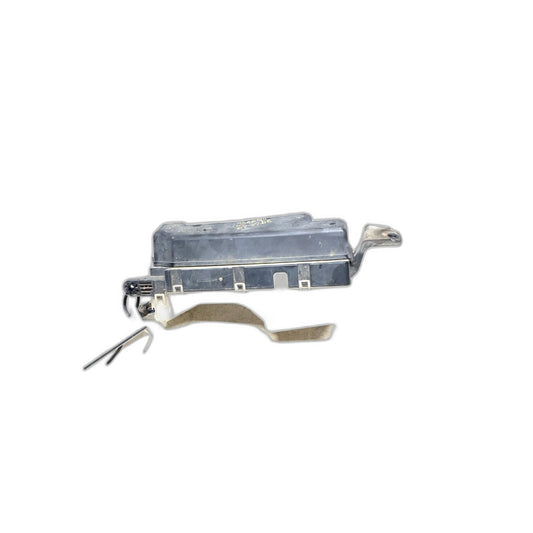 Engine Fuse Box PONTIAC VIBE 07