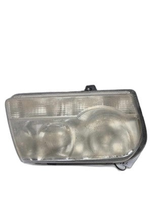 300 Right Headlight Assembly 2005-2007