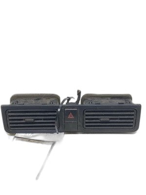 Golf MK4 Bora Dashboard Center Air Vent With Hazard Switch