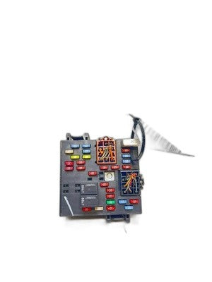 Engine Fuse Box GMC Yukon 2003-2006