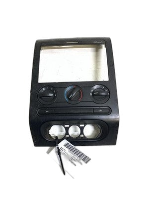 Focus MK2 Center Console Radio Bezel Trim Panel