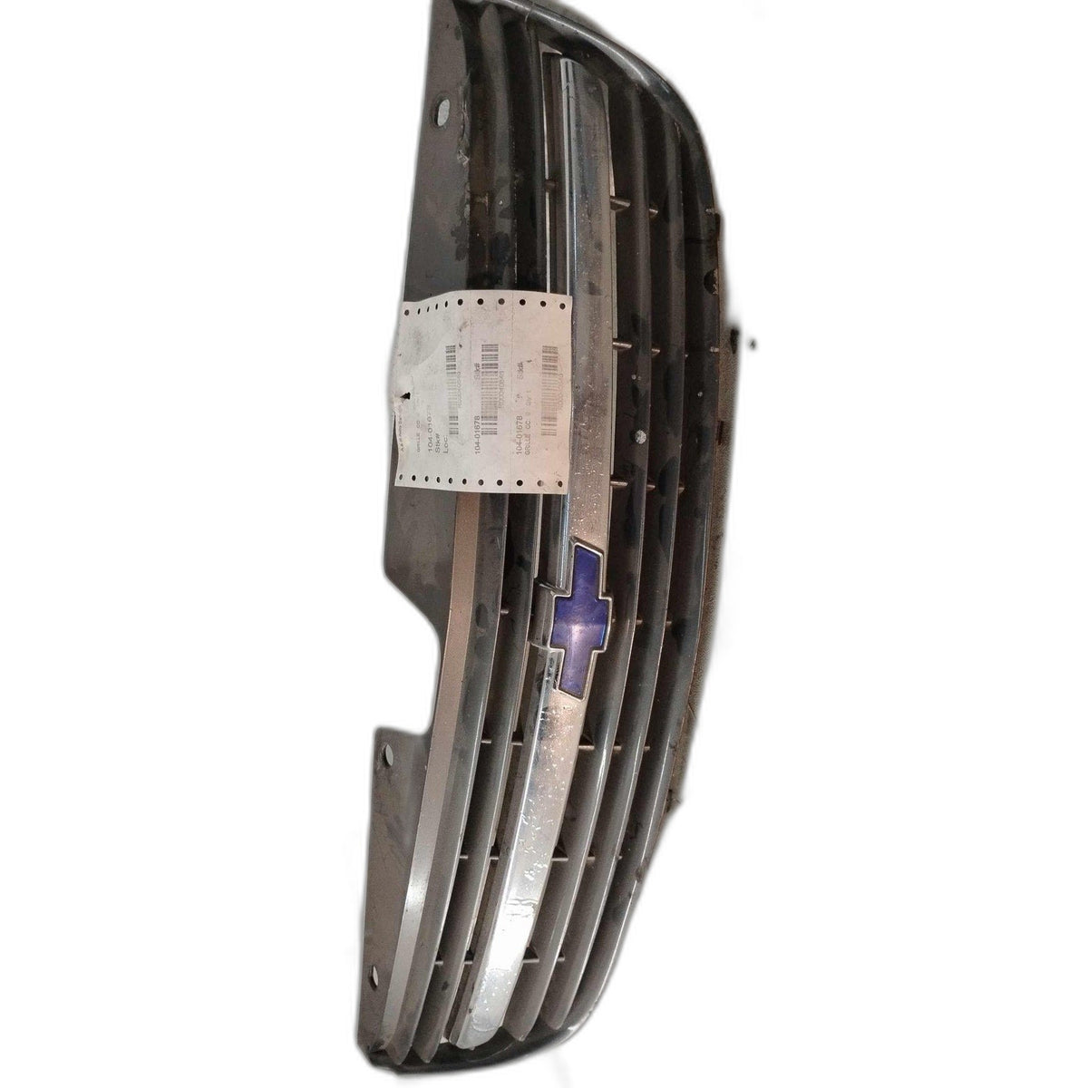 Grille CHEVY MALIBU 00 01 02 03 04 05 SEE PICS BELOW FOR IMPERFECTIONS
