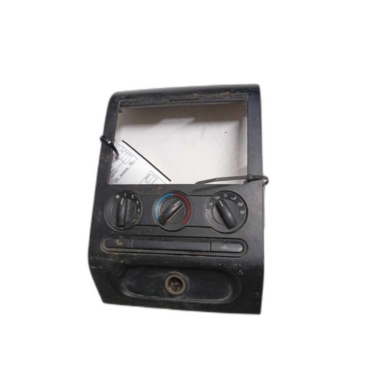 Radio Bezel Trim FORD PICKUP F150 05 See Pics