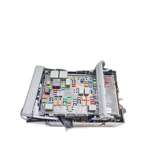 Engine Fuse Box CHEVY TAHOE 10 11 12 13 14 See Pics for Any Imperfections