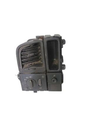 Chevrolet Silverado 1500 Headlight Switch and Vent Assembly (1999-2002)