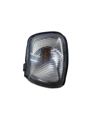 1991-1992 Sentra Front Right Hand Park/Turn Signal Lamp Assembly
