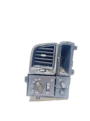 2003-2006 Chevrolet Silverado GMC Sierra Headlight Switch & Vent Assembly