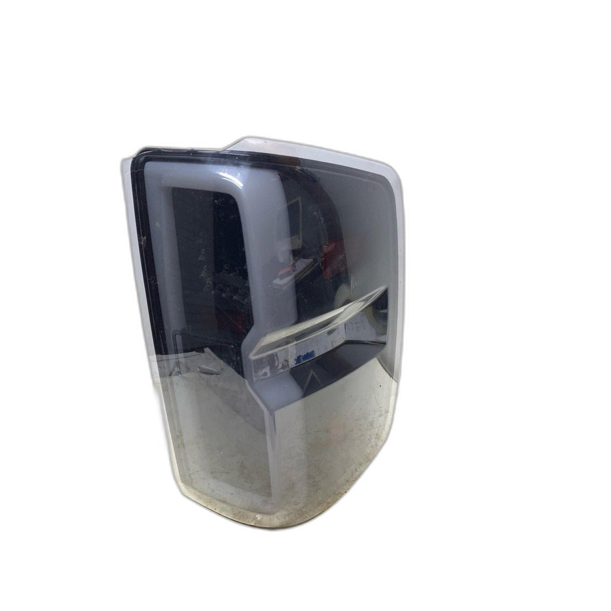 Tail Light Assembly CHEVY SILVERADO 1500 Right 16-18 See Pics for Imperfections