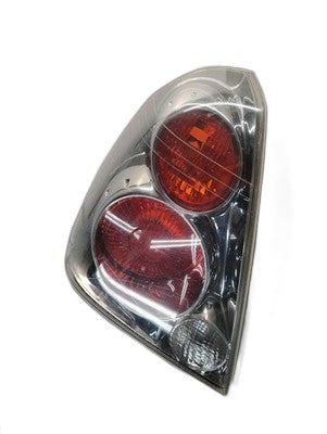 Altima Left Tail Light Assembly 2002-2004 Quarter Panel Mounted
