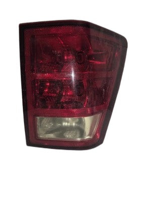 Grand Cherokee Right Tail Light Assembly 2005-2006