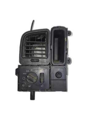 2003-2006 Chevrolet Silverado GMC Sierra Headlight Switch & Vent Assembly