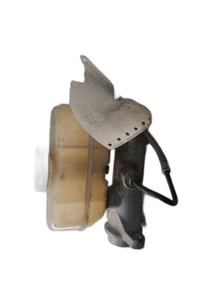 1997 Ford F150 Pickup Brake Master Cylinder with Reservoir