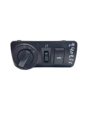 Focus MK2 Headlight Switch and Trunk Release Module - 2005