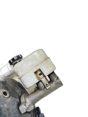 Brake Master Cylinder Assembly - Chevy Silverado 1500 2007-2013