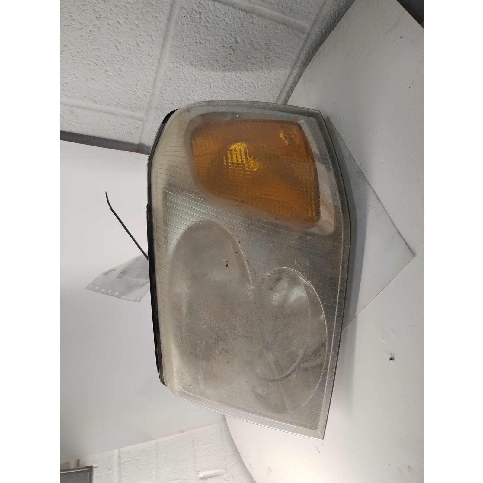 Headlamp Assembly GMC ENVOY Left Side 02-09 SEE PICS BELOW FOR IMPERFECTIONS