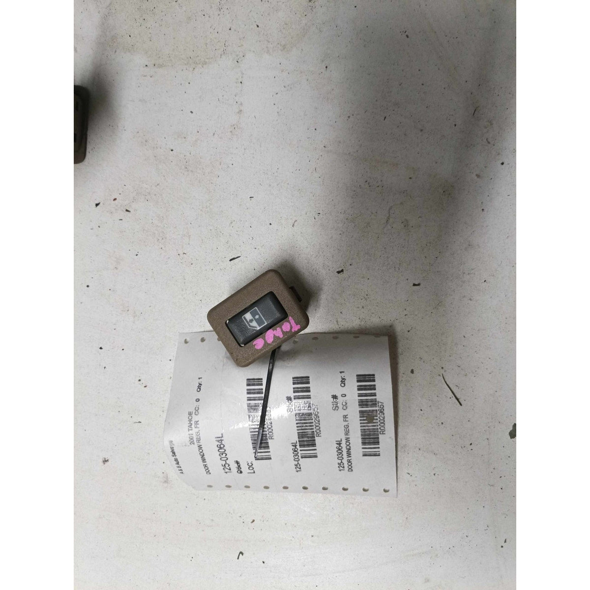 Used Front Door Regulator CHEVY TAHOE Left 00 01 02 03 04 05 06 - photo 1